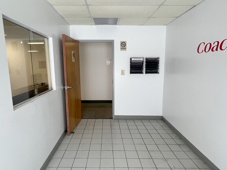 More Photos Of 7171 W Ridge Rd, Fairview Warehouse For Lease