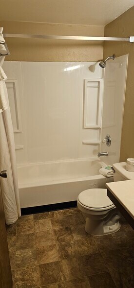 More Photos Of 1214 13th St S, Great Falls Hotel For Sale