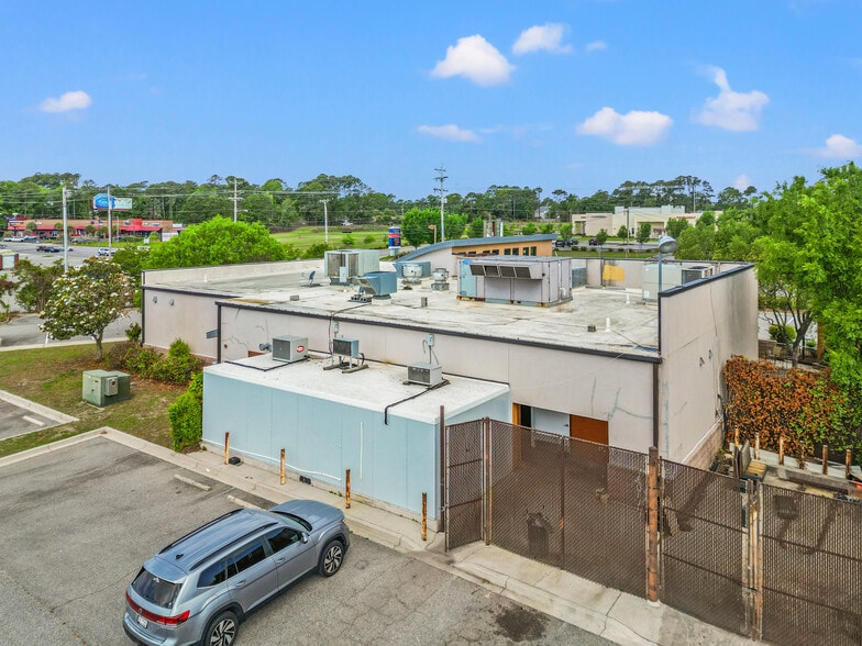 More Photos Of 801 Highway 17 S, North Myrtle Beach Restaurant For Sale