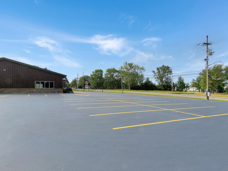 More Photos Of 6831 Seneca Ln, Elma Flex For Lease