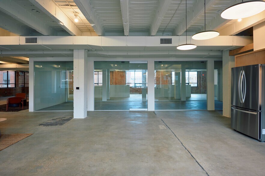 More Photos Of 14 W 3rd St, Kansas City Office For Lease