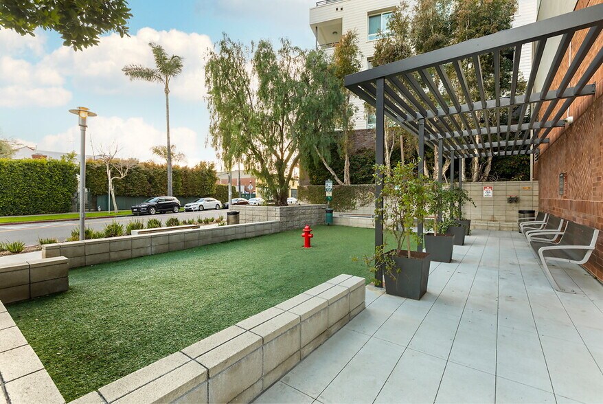 More Photos Of 5200 Wilshire Blvd, Los Angeles Apartments For Lease