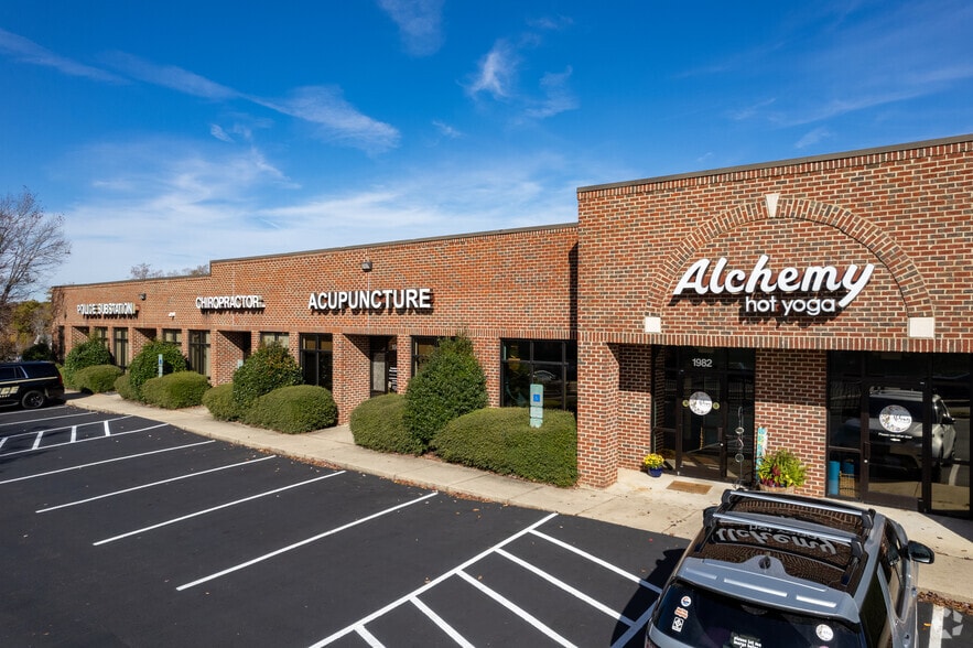 More Photos Of 1950-1988 S Main St, Wake Forest Freestanding For Lease