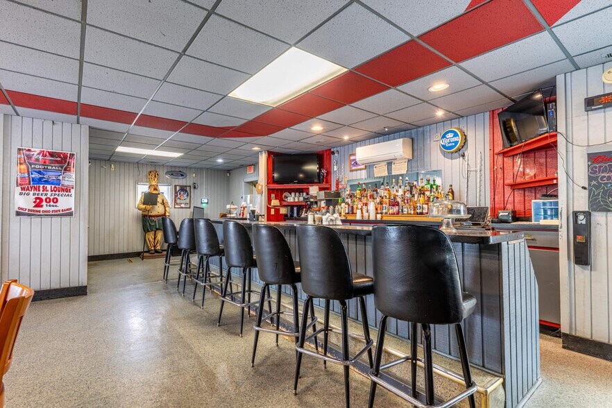 More Photos Of 1040 S Wayne St, Saint Marys Restaurant For Sale