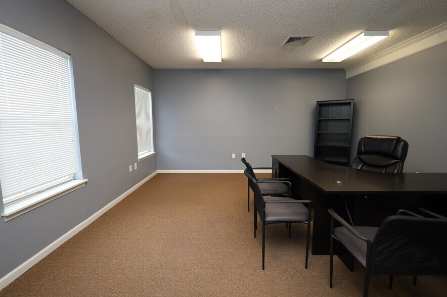 More Photos Of 3470 N Valdosta Rd, Valdosta Office For Lease
