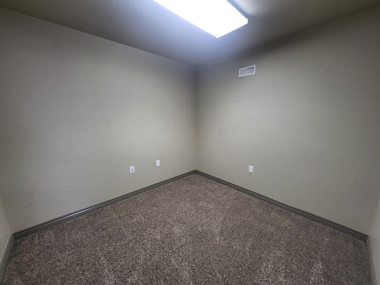 More Photos Of 3938 E 240 North, Rigby Warehouse For Lease
