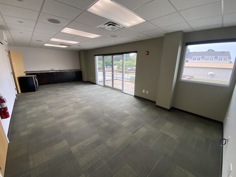 More Photos Of 114 Bridge Rd, Salisbury Office For Lease
