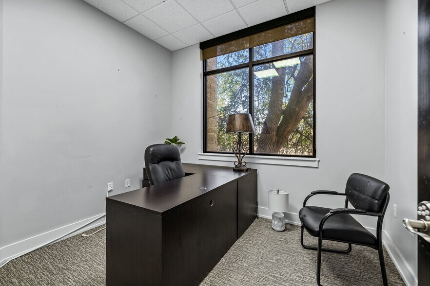 More Photos Of 151 Players Cir, Southlake Loft Creative Space For Lease