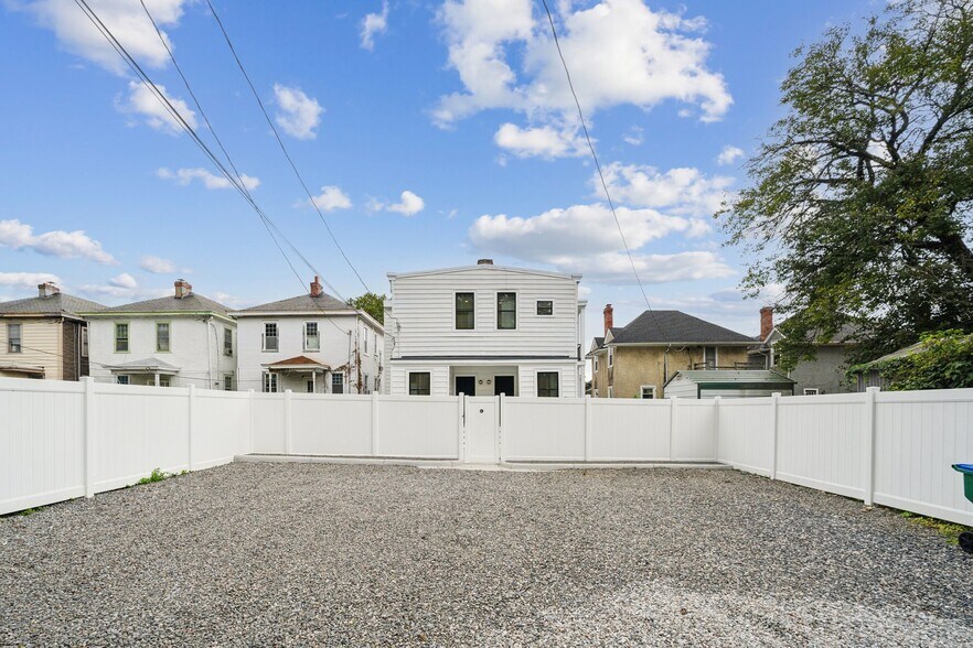 More Photos Of 2810 Griffin Ave, Richmond Apartments For Sale