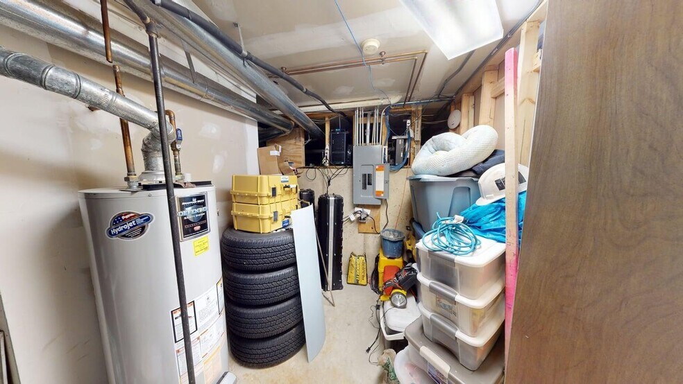 More Photos Of 334 E Colfax St, Palatine Loft Creative Space For Sale