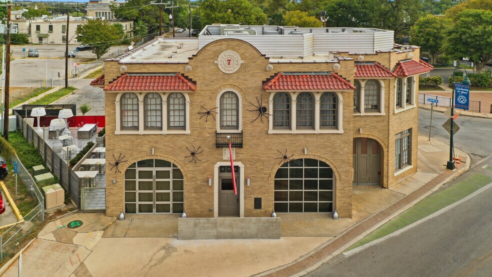 More Photos Of 604 S Alamo St, San Antonio Freestanding For Lease