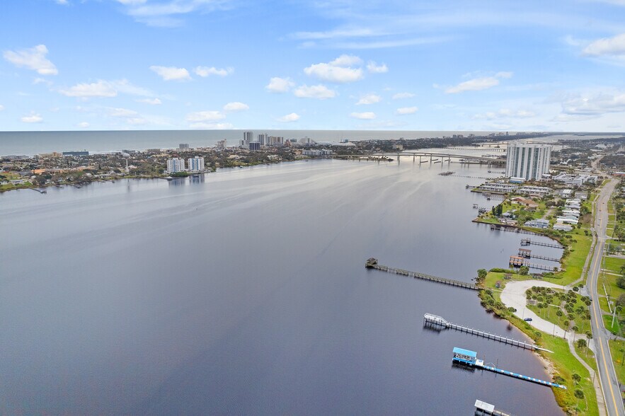 More Photos Of 801 Ridgewood Ave, Holly Hill Hotel For Sale