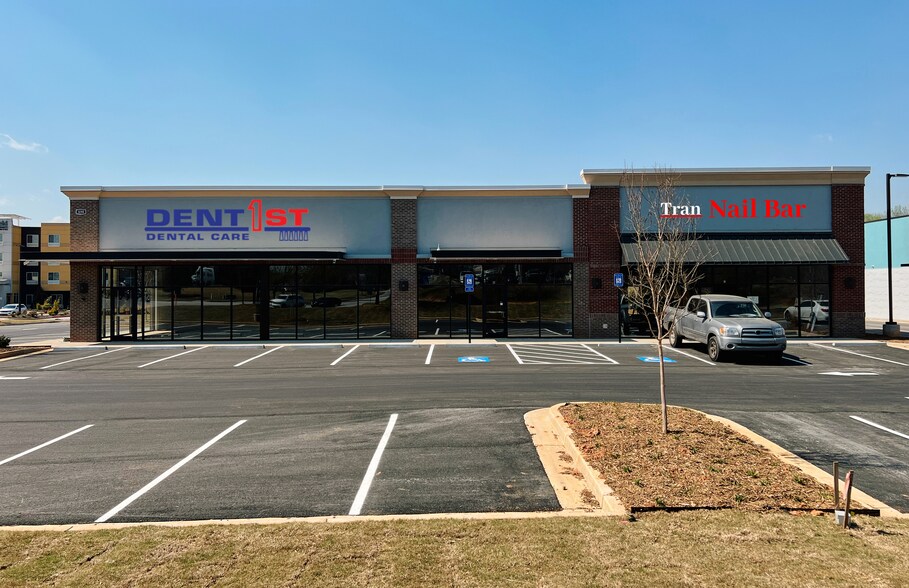 More Photos Of 680 MarketPlace Blvd, Locust Grove Storefront For Lease