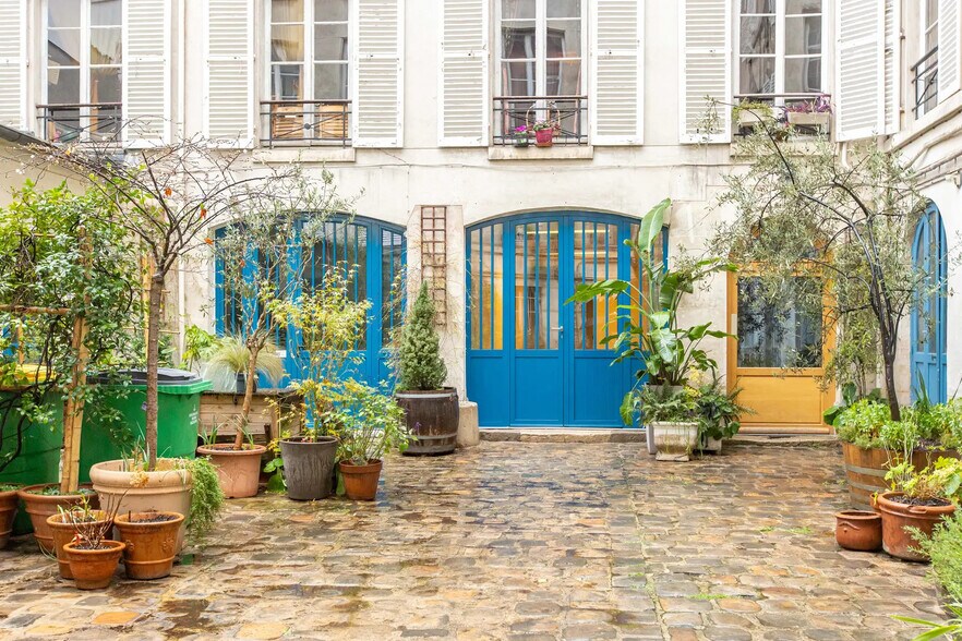 Primary Photo Of 79 Rue Réaumur, Paris Office For Sale
