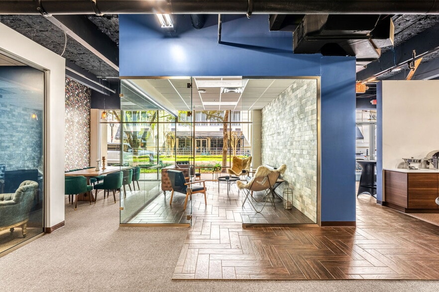 More Photos Of 101 S Eola Dr, Orlando Apartments For Sale