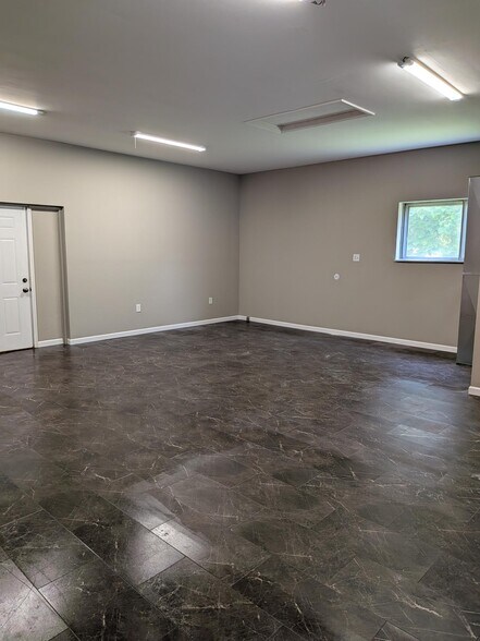 More Photos Of 9012 N Dixie Dr, Dayton Medical For Lease