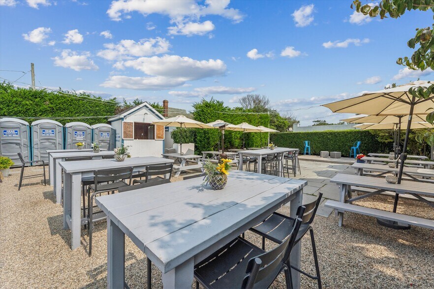 More Photos Of 63 S Euclid Ave, Montauk Restaurant For Sale