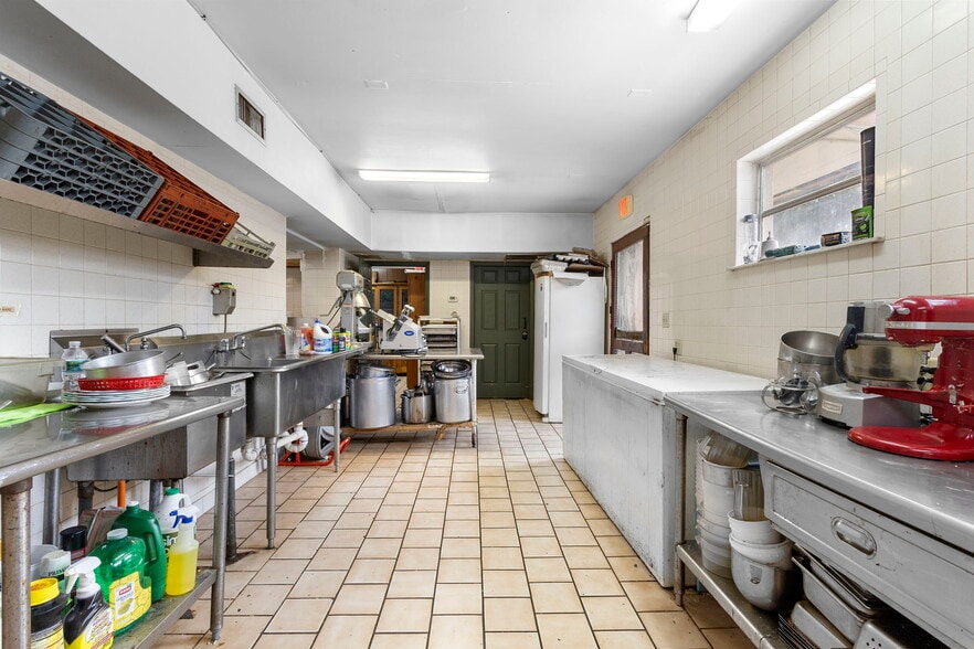 More Photos Of 4630 US Highway 17, De Leon Springs Restaurant For Sale