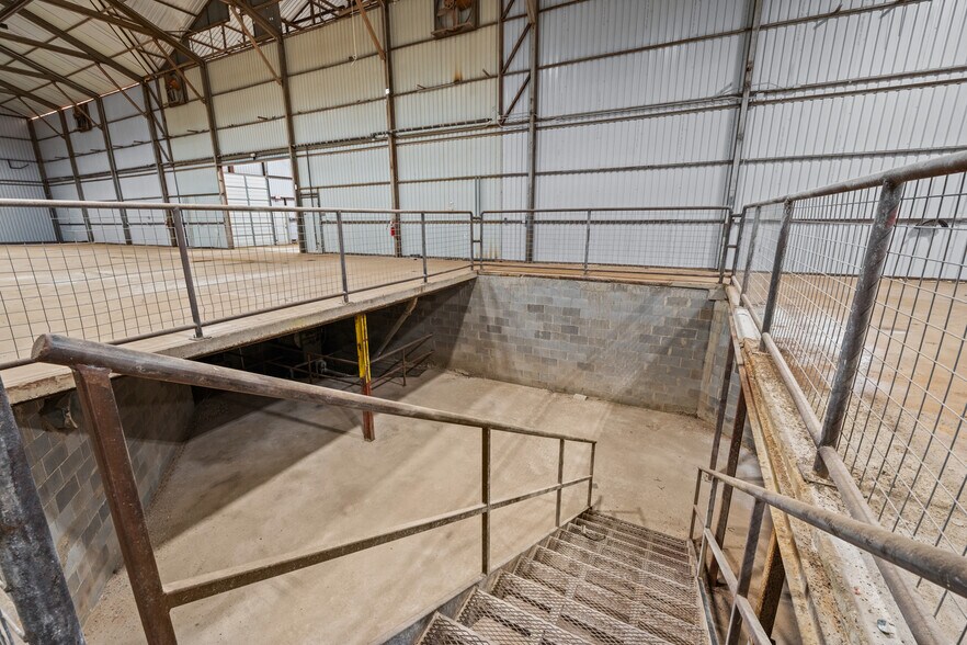 More Photos Of 1809 114 Hwy, Levelland Industrial For Lease