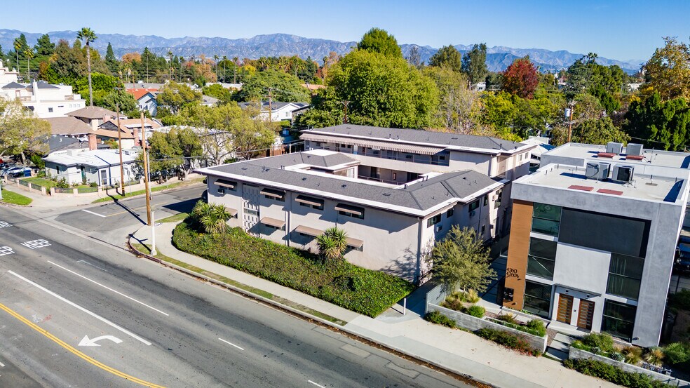 Primary Photo Of 12070 Woodbridge St, Studio City Apartments For Sale