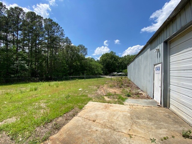 More Photos Of 1168 Bauskett St, Edgefield Warehouse For Sale