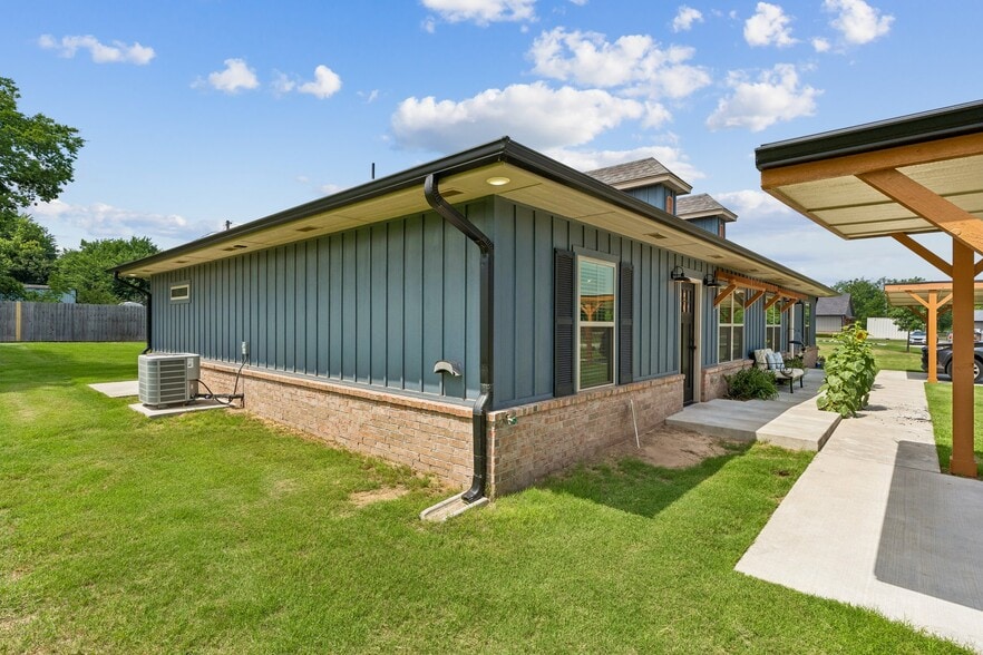 More Photos Of 11514-11529 Cottage Ln, Jones Apartments For Sale
