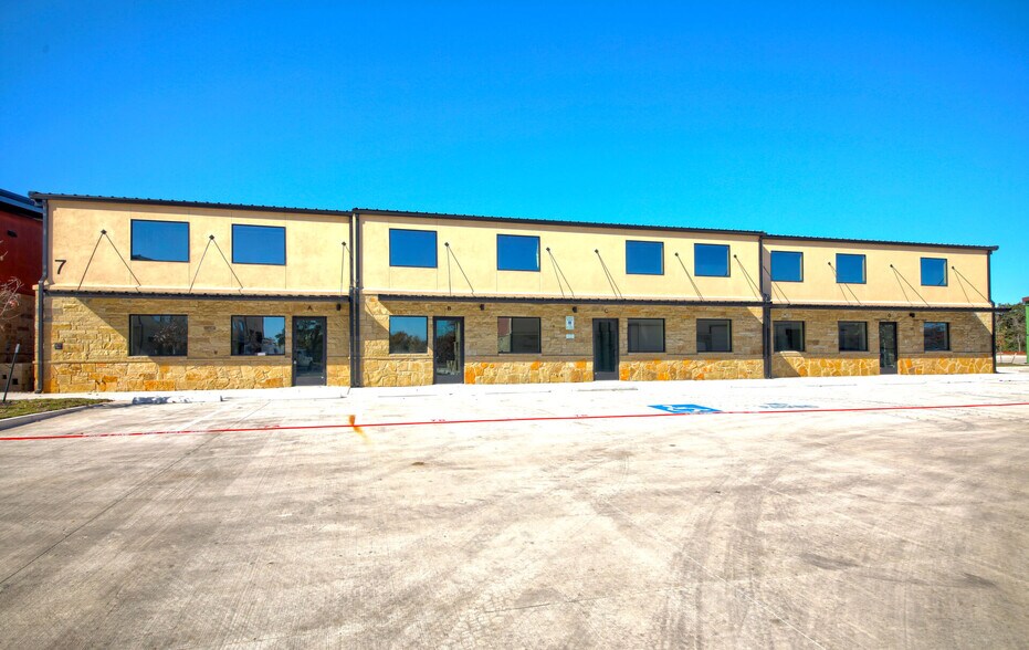 More Photos Of 720 South Bell Blvd, Cedar Park Light Distribution For Sale