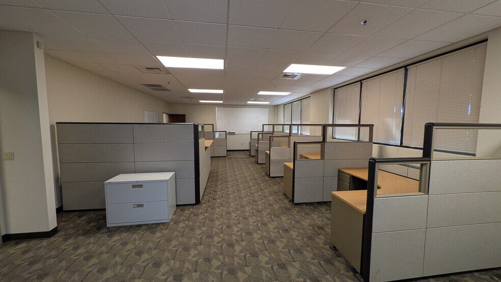 More Photos Of 5304 Roseville Rd, North Highlands Warehouse For Lease