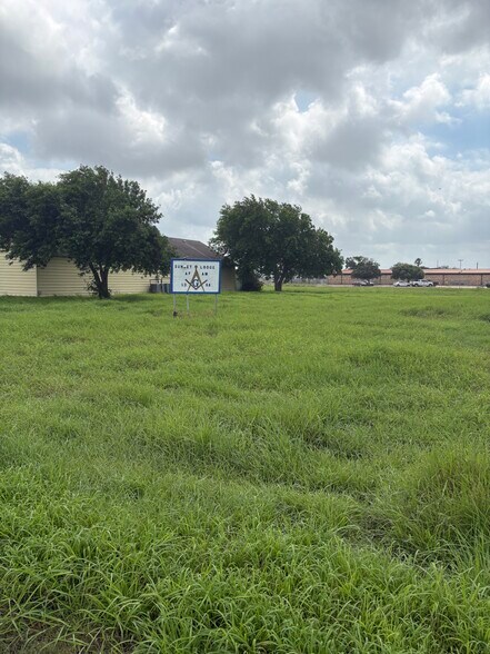 More Photos Of 1814 Lodge Ln, Corpus Christi Specialty For Sale