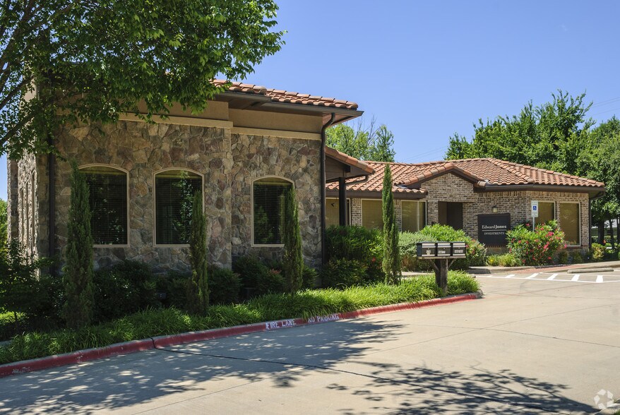 More Photos Of 560 N Walnut Creek Dr, Mansfield Office For Lease