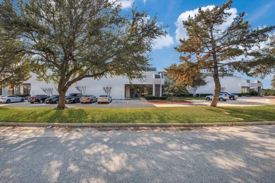 More Photos Of 3130-3136 Skyway Cir S, Irving Light Distribution For Lease