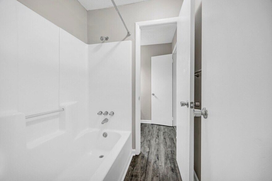 More Photos Of 200 Bentree Ln, Florence Apartments For Sale