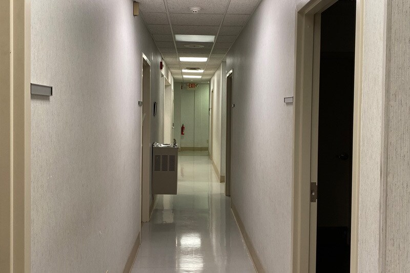 More Photos Of 411 Holmes St, Frankfort Light Distribution For Sale