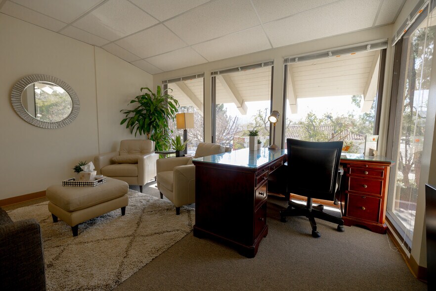 More Photos Of 128 Auburn Ct, Westlake Village Medical For Lease