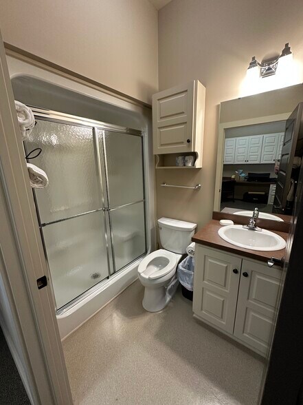 More Photos Of 124 Alpine Cir, Columbia Office For Sale