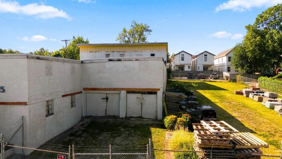 More Photos Of 1715 Pecan St, Nashville Warehouse For Sale