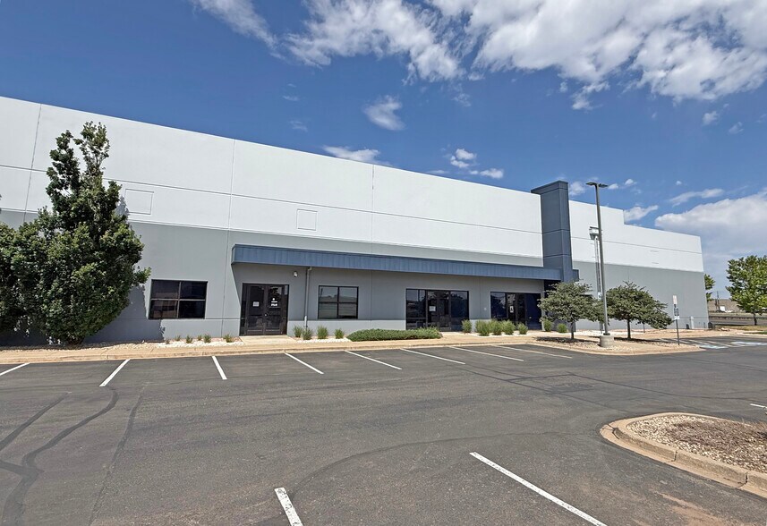 More Photos Of 13250 E Smith Rd, Aurora Warehouse For Lease