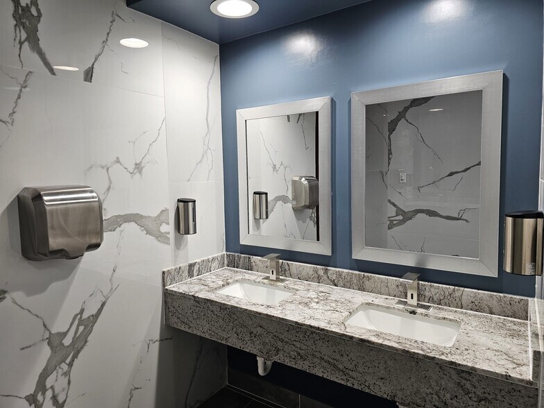More Photos Of 800 Tully Rd, Houston Office For Sale