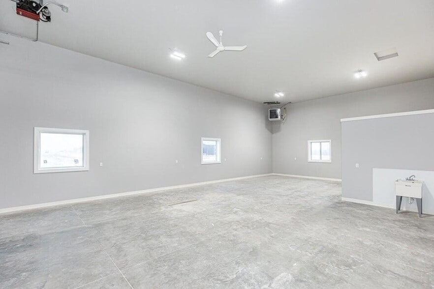 More Photos Of 1002 5th E st, Horace Flex For Sale