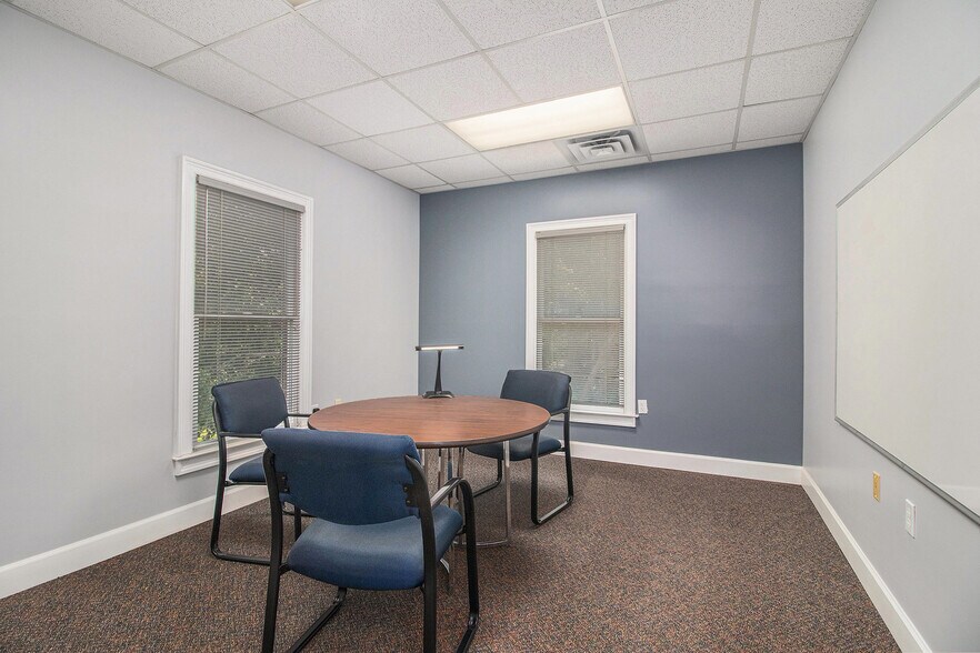 More Photos Of 1580 Warsaw Rd, Roswell Office For Lease