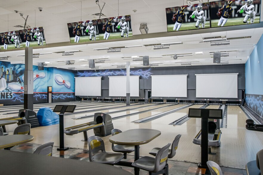 More Photos Of 1959 Metropolitan Pky SW, Atlanta Bowling Alley For Sale