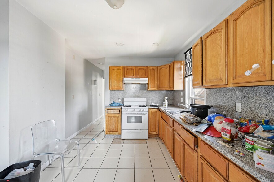 More Photos Of 4 Convent Ave, Yonkers Apartments For Sale