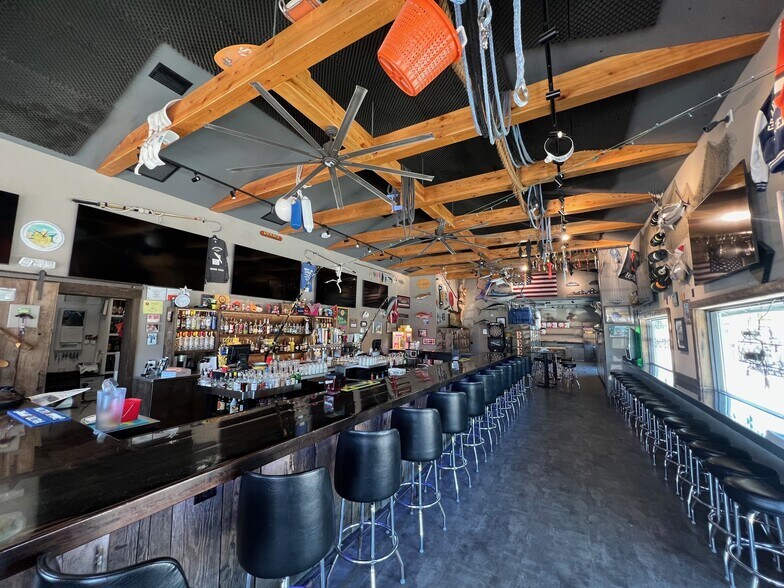 More Photos Of 10002 Gulf Dr, Anna Maria Bar For Sale