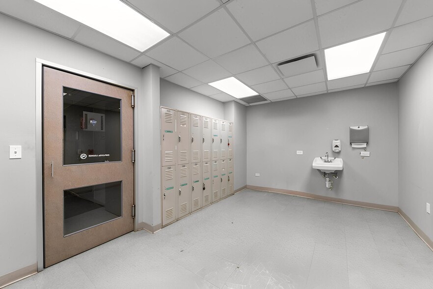 More Photos Of 3828 Avenue N, Galveston Hospital For Lease