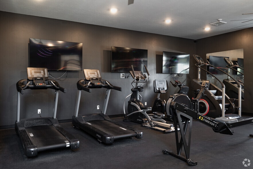 More Photos Of 3040 S South Fork Blvd, Idaho Falls Apartments For Sale