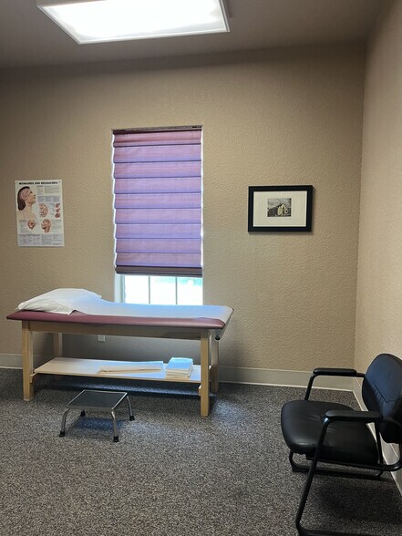 More Photos Of 1314 E Sonterra Blvd, San Antonio Office For Sale