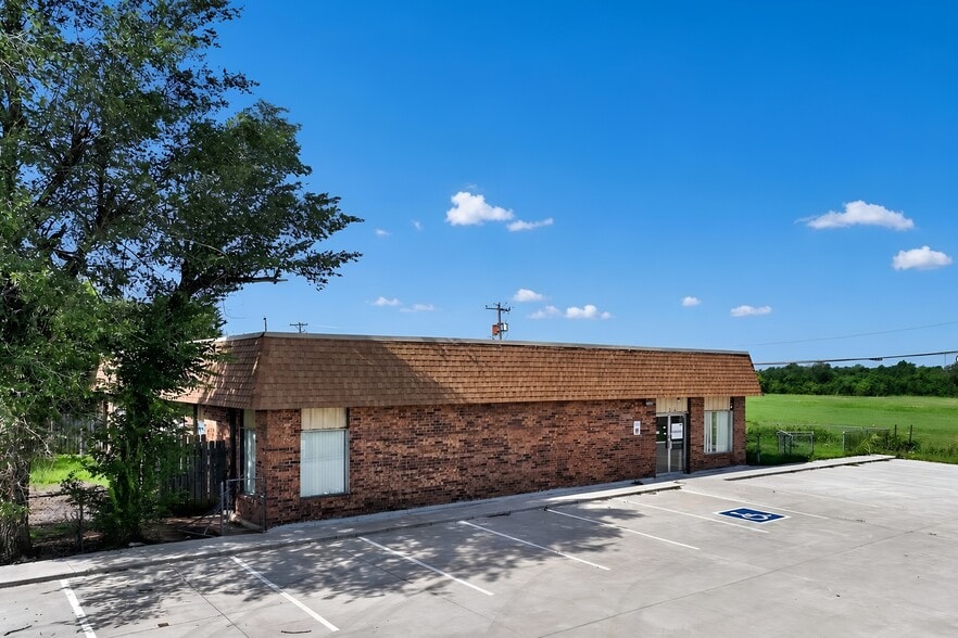More Photos Of 1532 W Hefner Rd, Oklahoma City Daycare Center For Sale