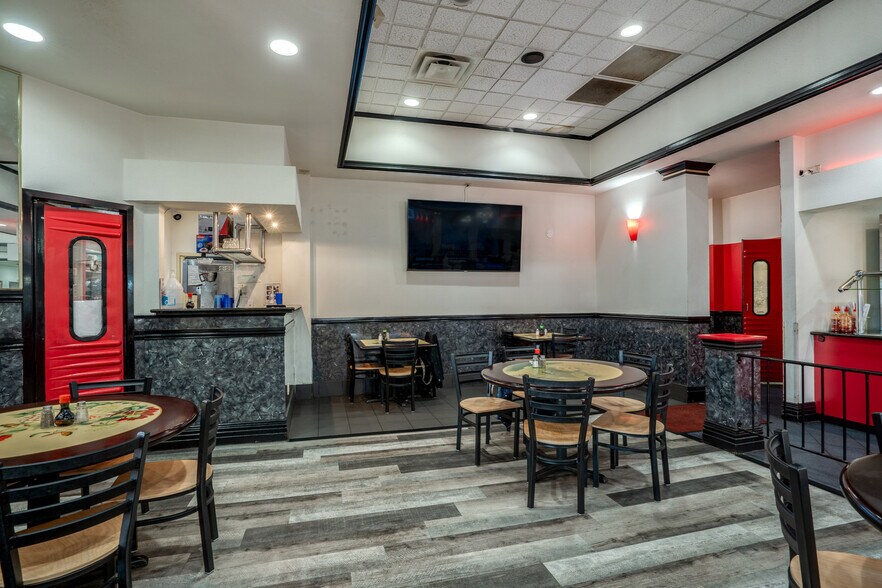 More Photos Of 4516 Maplewood Ave, Wichita Falls General Retail For Sale