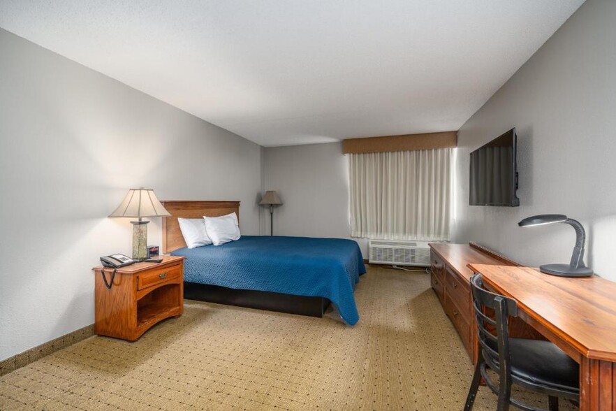 More Photos Of 3200 W Russell St, Sioux Falls Hotel For Sale