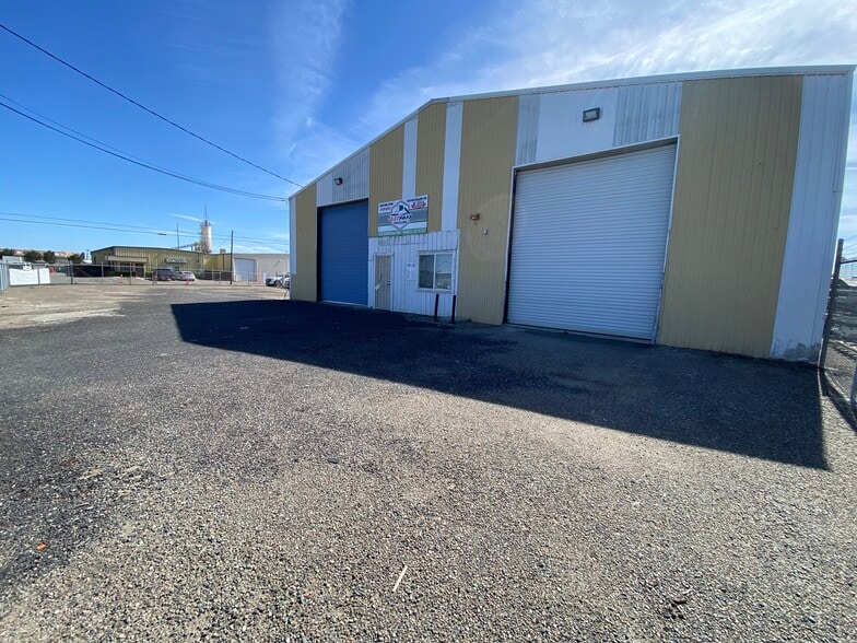 Primary Photo Of 1436 McWilliams Way, Modesto Warehouse For Lease